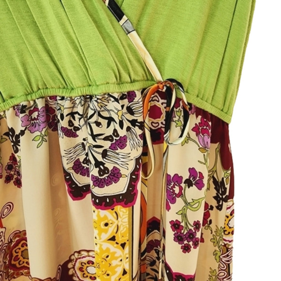 Serli Full of love green upper w/ elastic waist satin flower print bottom. NWOT - Picture 2 of 8